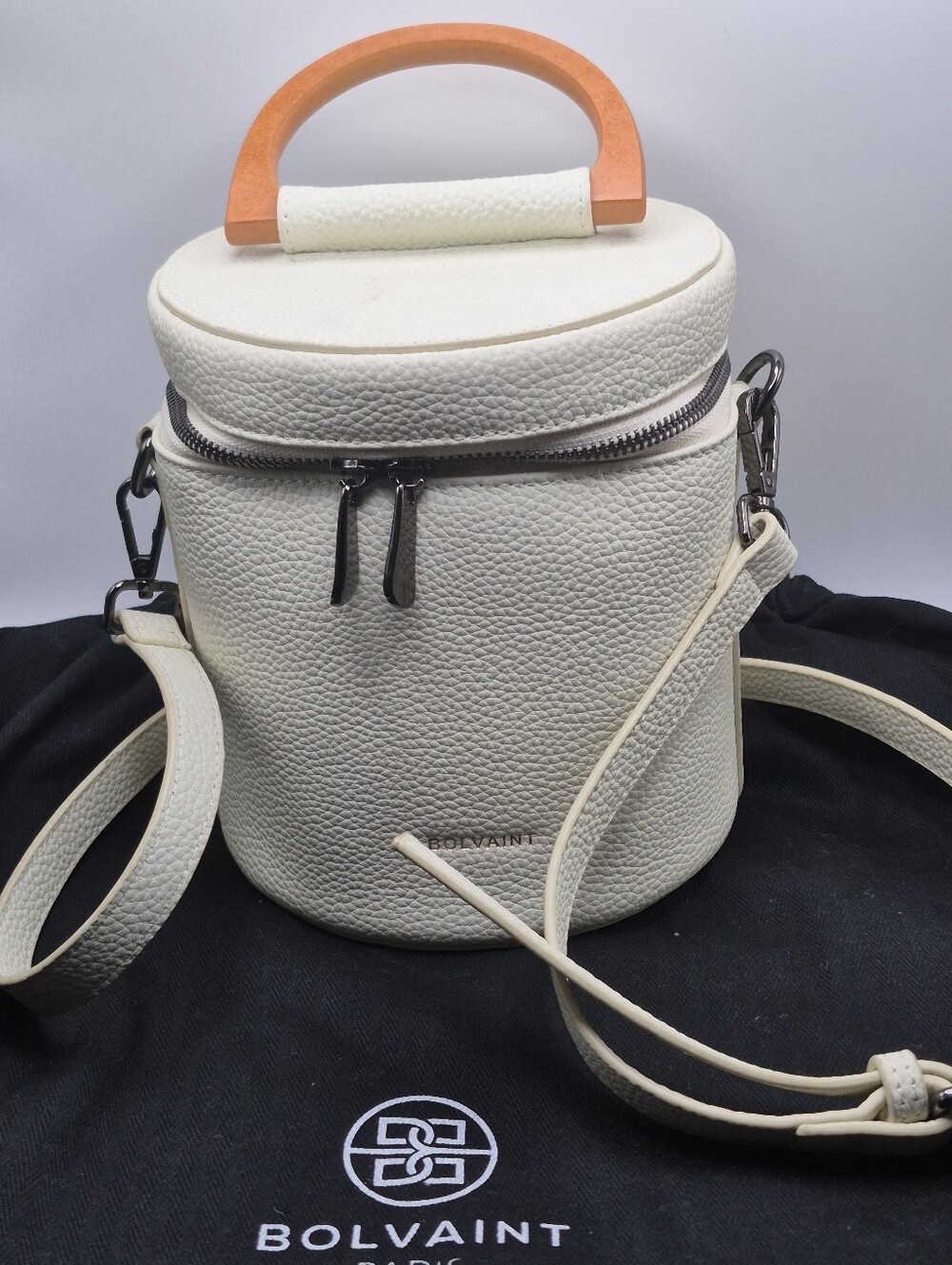 Bolvaint MIRIELLE Bucket Bag. Genuine Leather Crossbody Bag. Incl. Dust Bag 70s